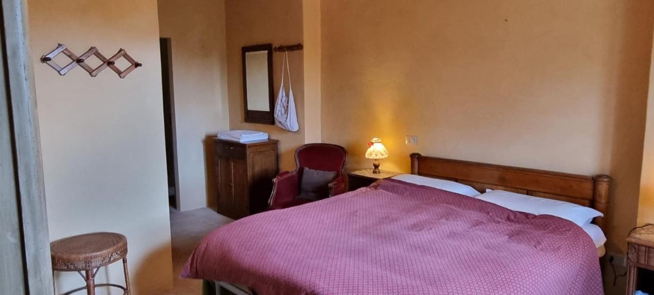 Bed and Breakfast Borgo Cardaneto Монтоне Екстер'єр фото