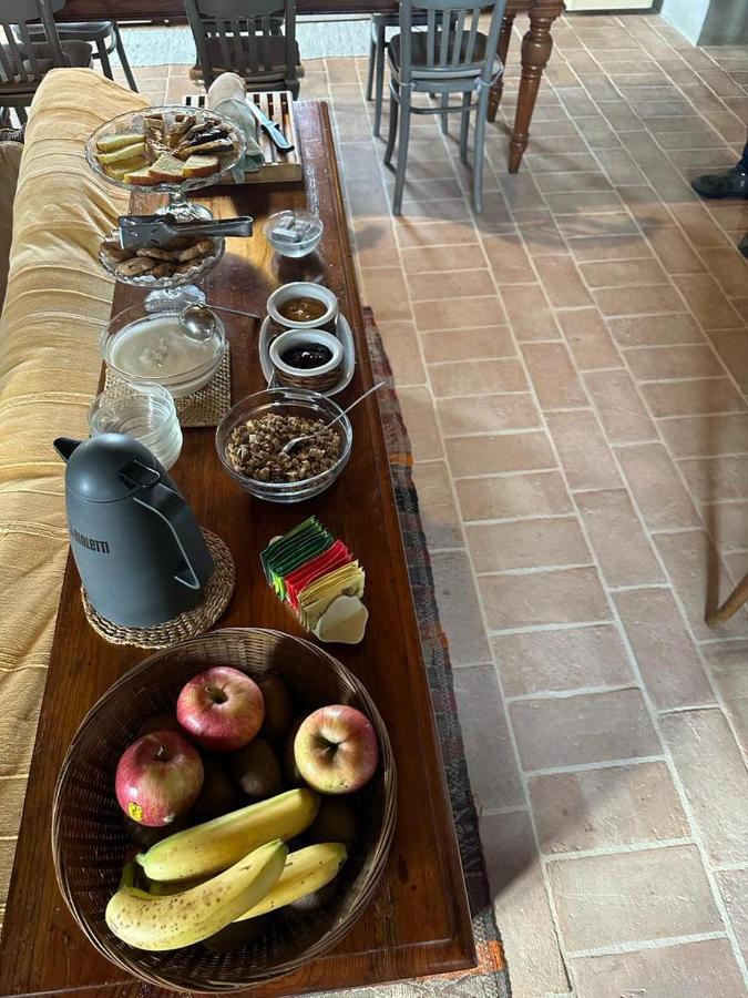 Bed and Breakfast Borgo Cardaneto Монтоне Екстер'єр фото