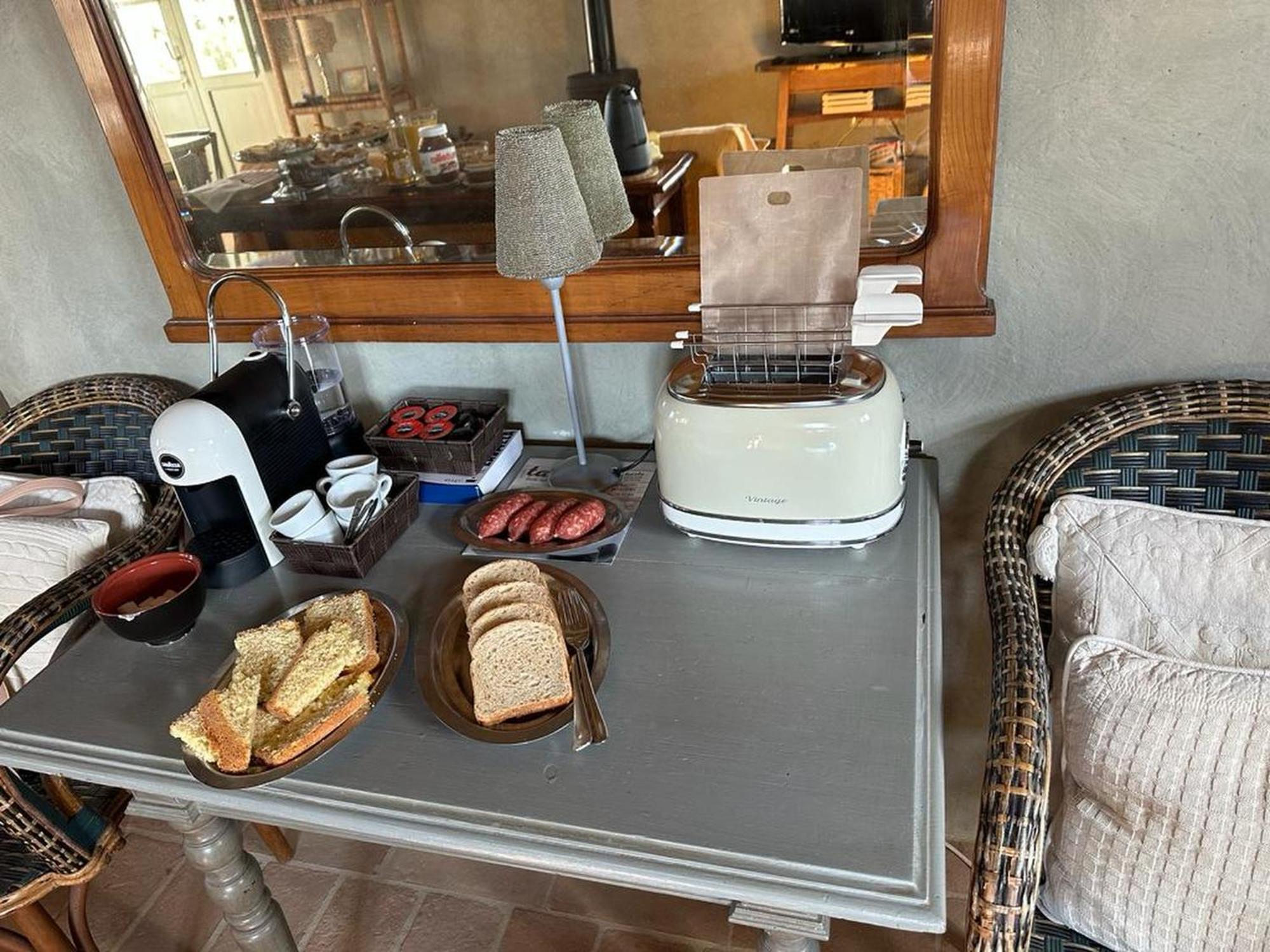 Bed and Breakfast Borgo Cardaneto Монтоне Екстер'єр фото